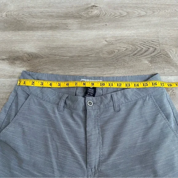 Travis Mathew Shorts Size 34 Golf Performance Casual Stretch 10” Inseam Gray - Picture 3 of 6